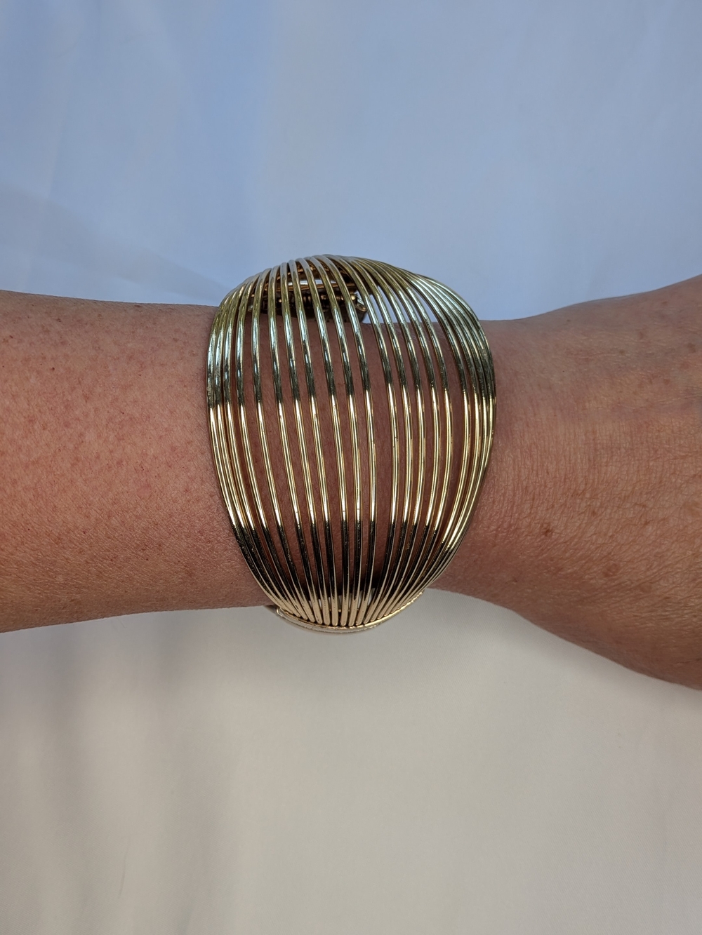 Vintage Gold Tone Multi-Wire Wide Statement Hinge Cuff Bracelet - Picture 4 of 8
